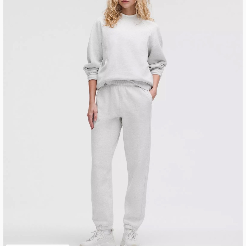 Lululemon Athletica Light Gray Scuba Mid-Rise Jogger